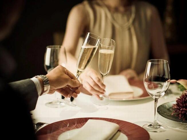 いい夫婦・夫妻の日　特別プラン
（乾杯酒＆ケーキ付）
11月22日（水）、23日（木）