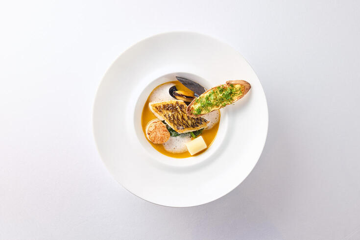 「季節の特別コース」魚料理
舞鯛・帆立のローストとスープ・ド・ムール 