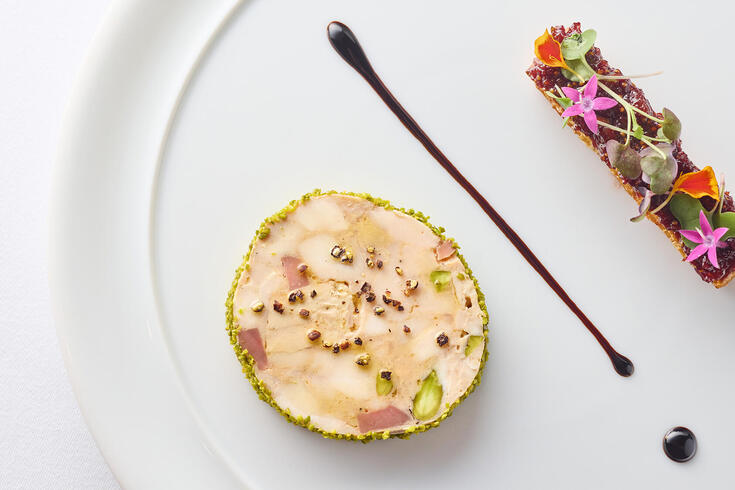 MENU DE SAISON - Starter
Ballotine of Sakura Chicken and Duck Foie Gras
