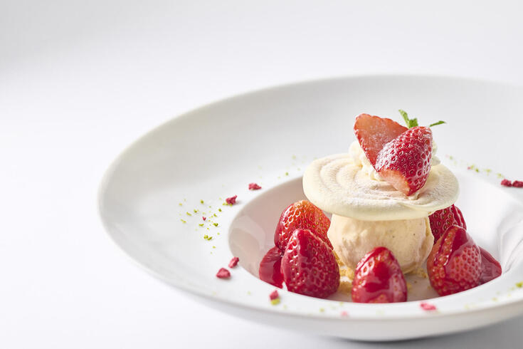 MENU DE SAISON -Dessert
Strawberries cardinal